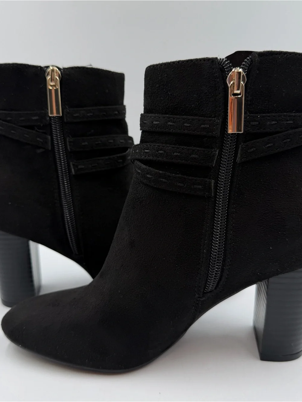 Bandolino Black Faux Suede Ankle Boot Bootie OCorn2 Womens 5.5M Interior Zip
